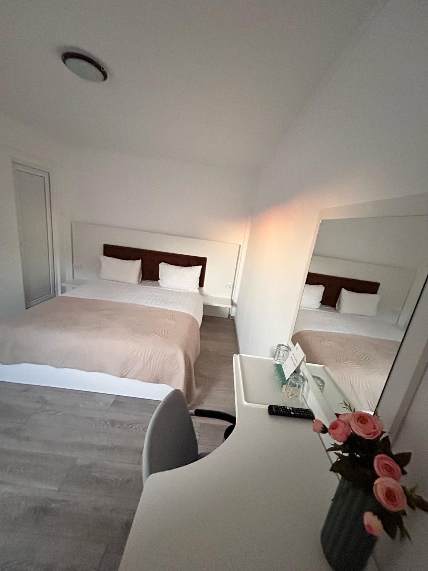 Casa Irina 2Mai Hotell Două Mai Eksteriør bilde