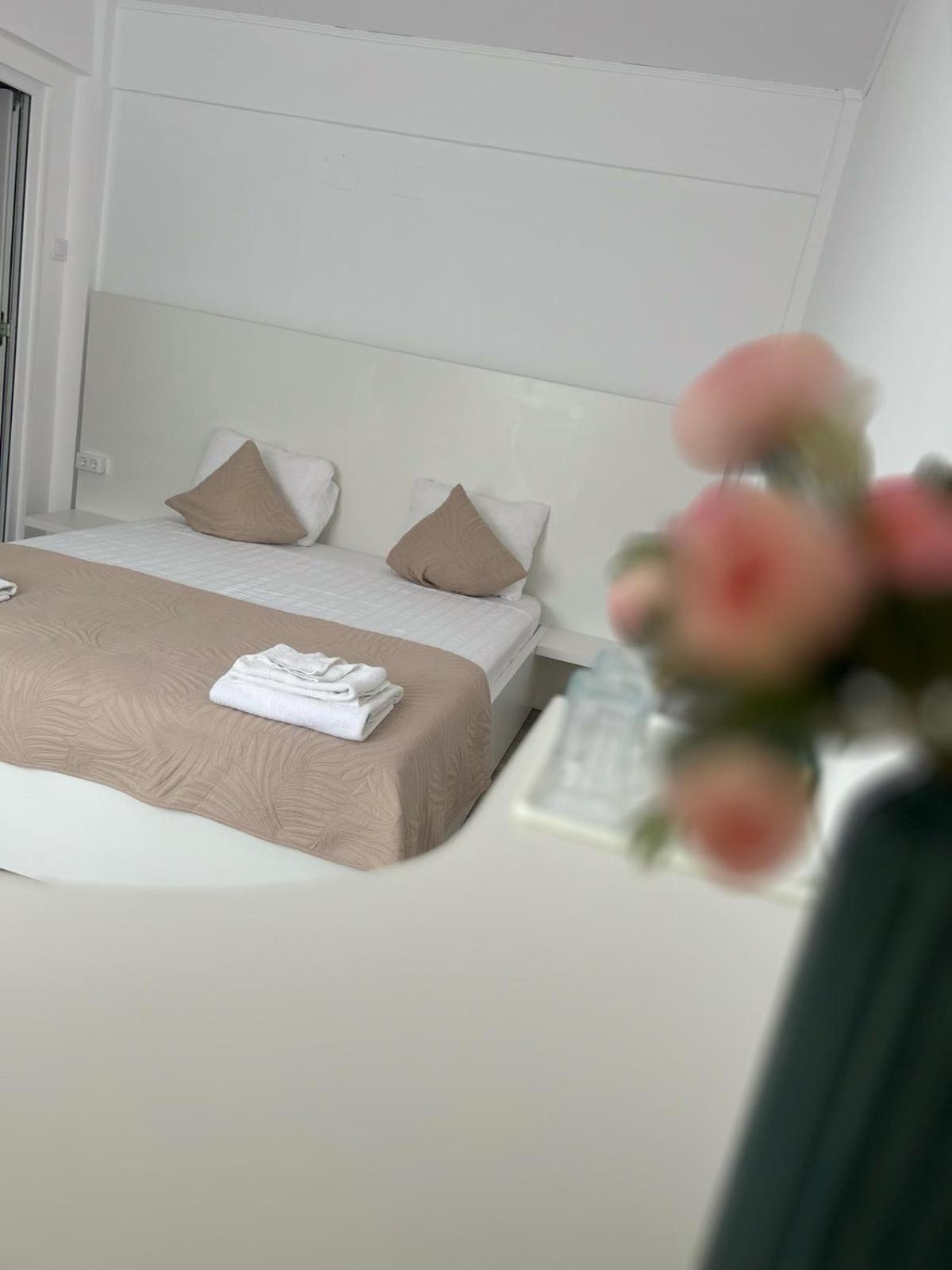 Casa Irina 2Mai Hotell Două Mai Eksteriør bilde
